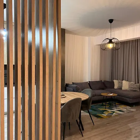 Bright & Modern 3 With Amenities *
